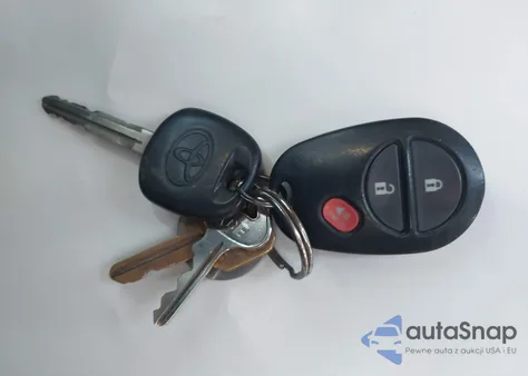 2013 Toyota Tacoma Prerunner V6 из США, поврежденный, VIN 3TMJU4GN3DM143075